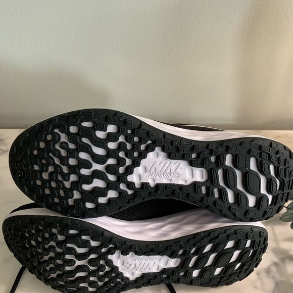 NIKE REVOLUTION 6NN - Picture 5 of 8